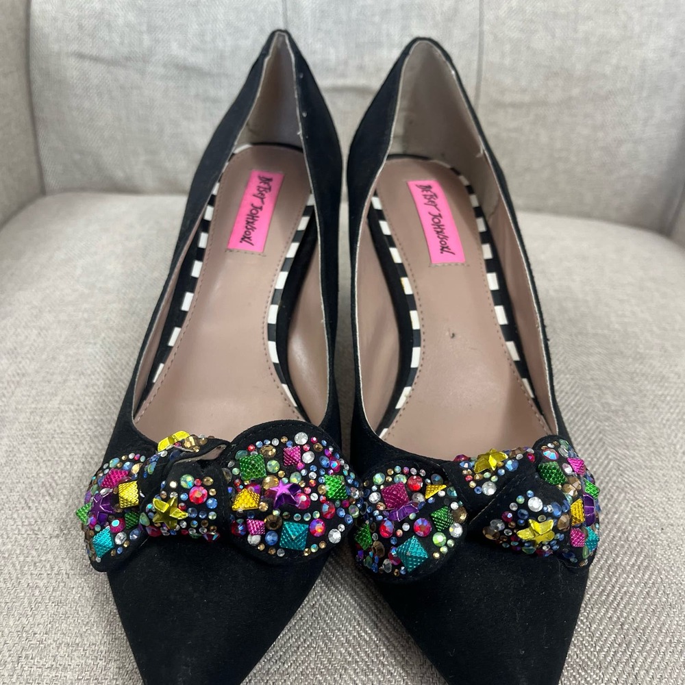 Betsey Johnson Black Pointed Toe Kitten Heel Pumps with Multicolor Gem Bow - Picture 8 of 8
